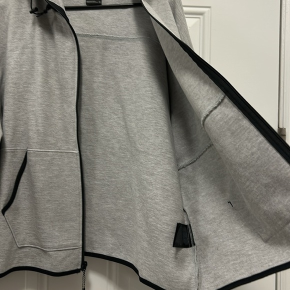 North Face Gray and Black Jersey Jacket with Hood SZ XXL - Picture 4 of 5